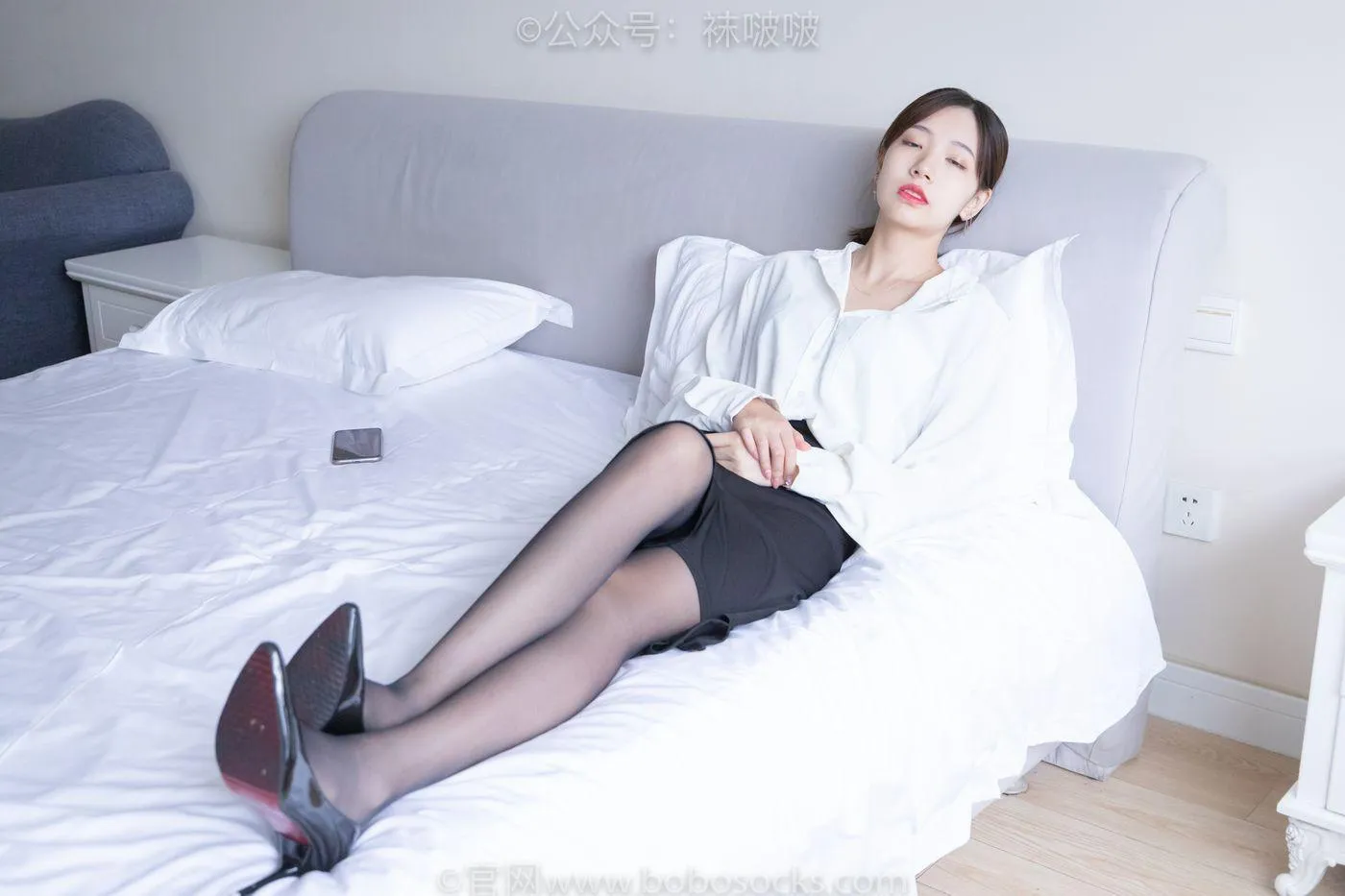 [BoBoSocks袜啵啵]NO.017 小甜豆-OL制服、高跟鞋、黑丝 [131P]插图5